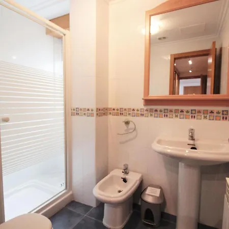Appartement Fuer 5 Personen Und 1 Kind In Santiago De Compostela, Galicien Santiago de Compostella
